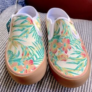 NWT Hurley Kayo tropical Slip On